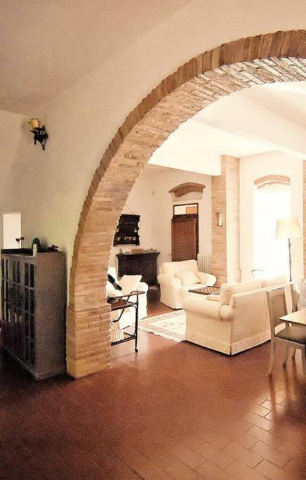 Stunning Country House Overlooking Tuscany Hills Lorenzana 外观 照片